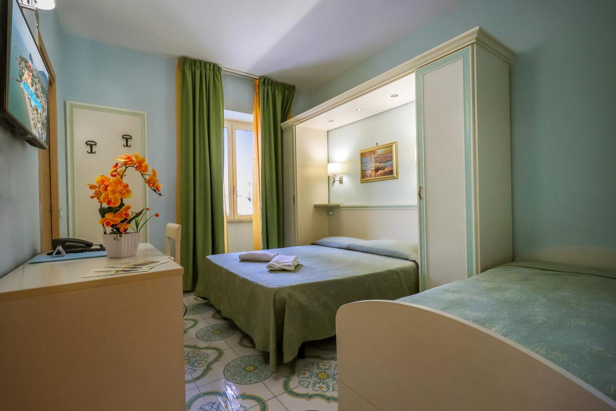 Hotel Rivamare Ischia Ngoại thất bức ảnh