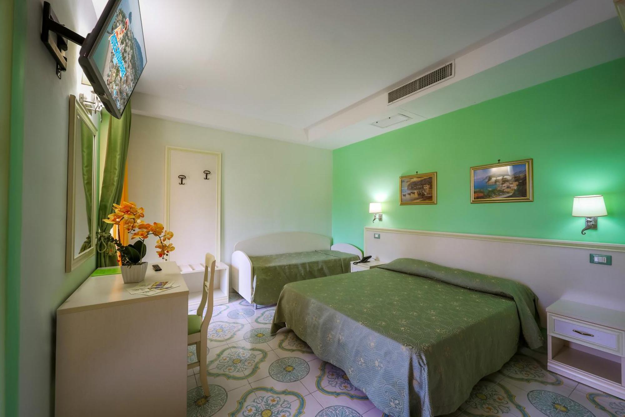 Hotel Rivamare Ischia Ngoại thất bức ảnh
