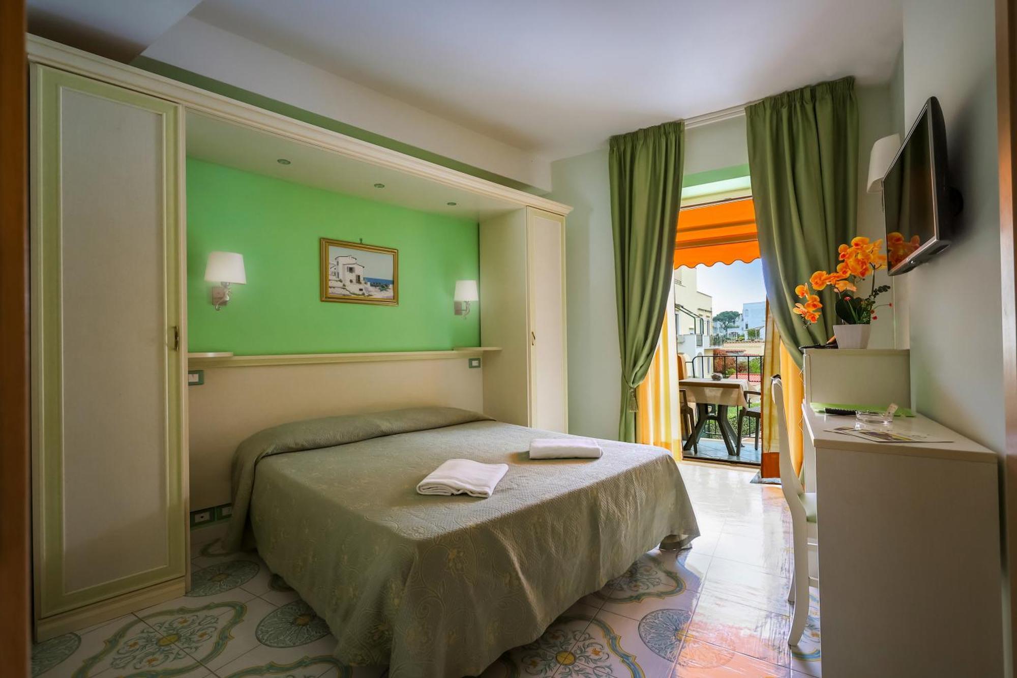 Hotel Rivamare Ischia Ngoại thất bức ảnh
