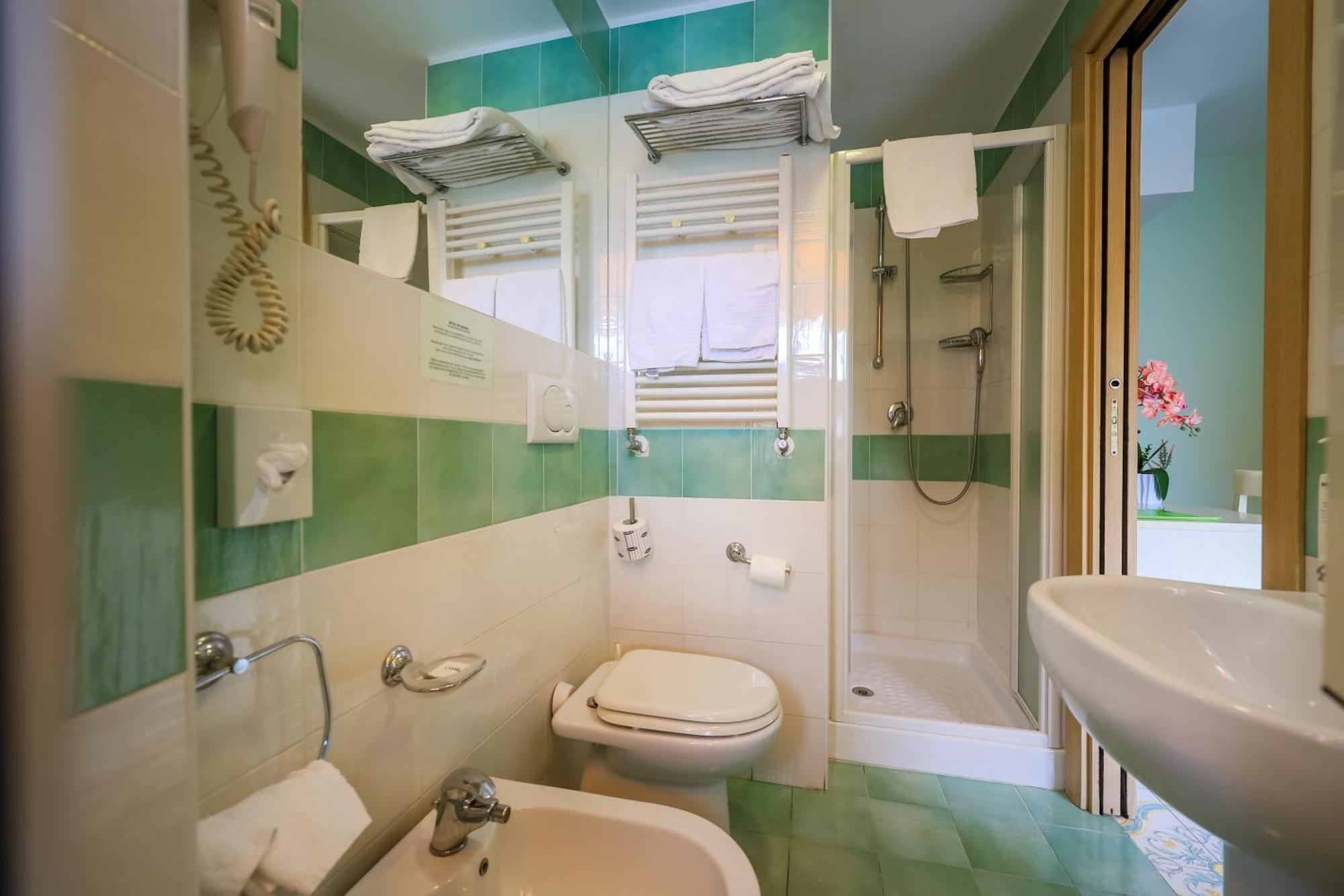 Hotel Rivamare Ischia Ngoại thất bức ảnh
