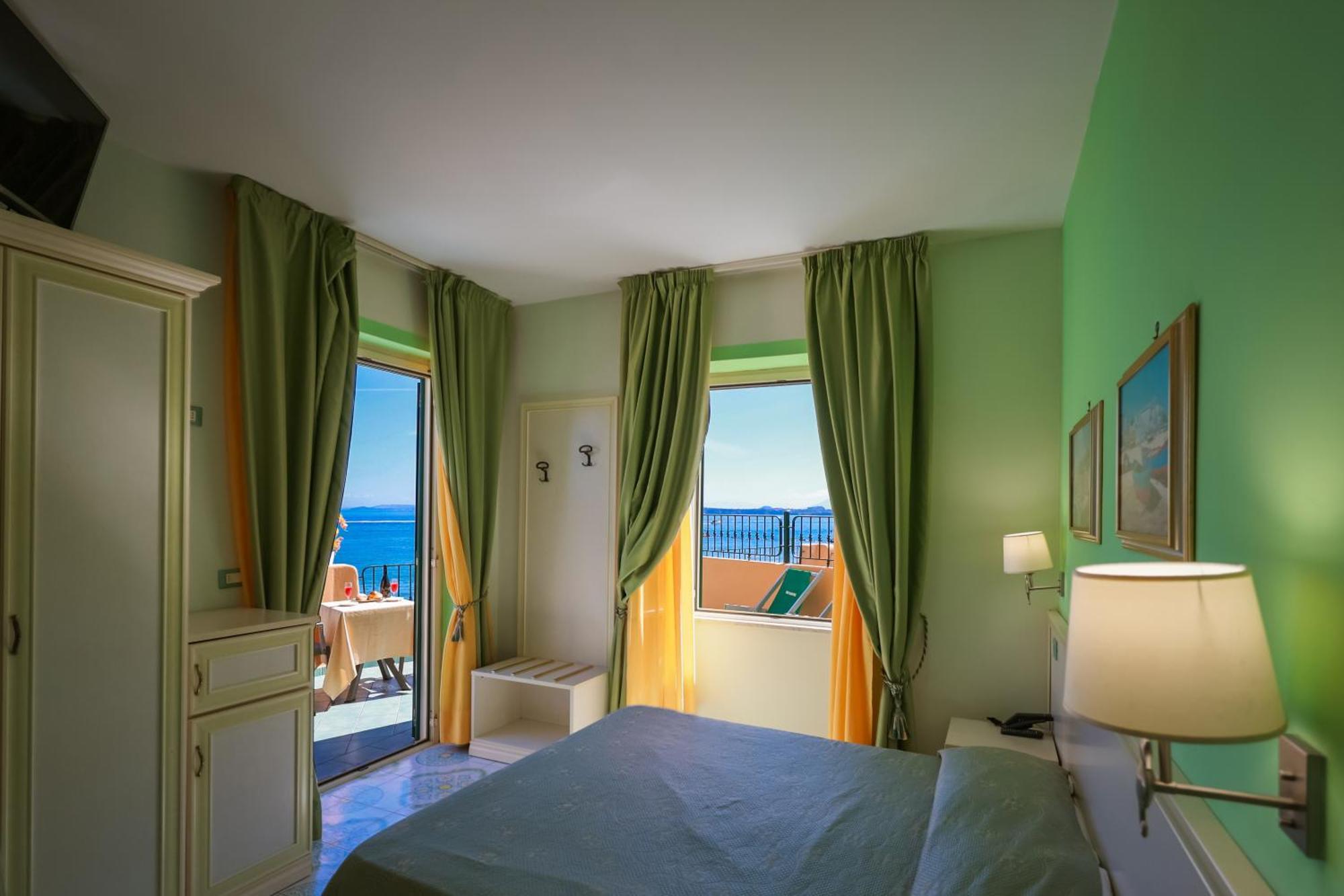 Hotel Rivamare Ischia Ngoại thất bức ảnh